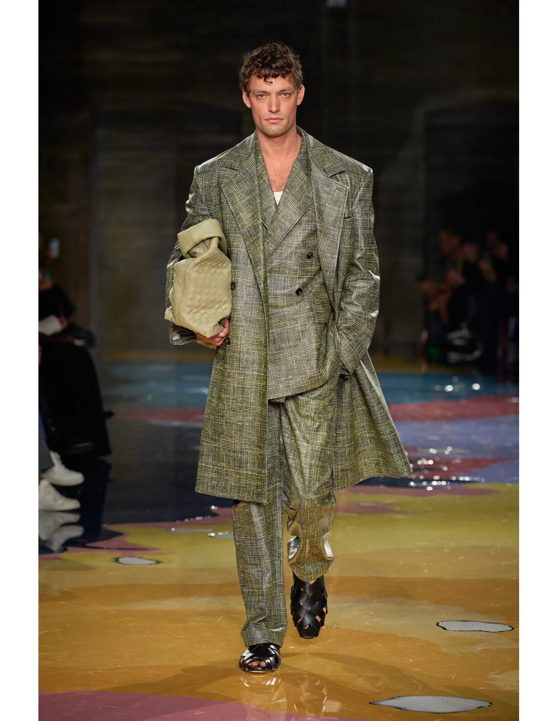 You are currently viewing Bottega Veneta Puts an Emphasis on “Casual” in Business Casual